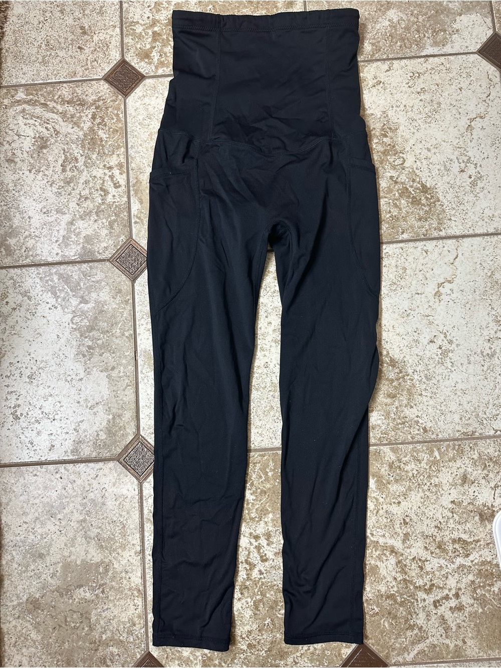 High-Rise Black Compression Postpartum Leggings with Side Pockets